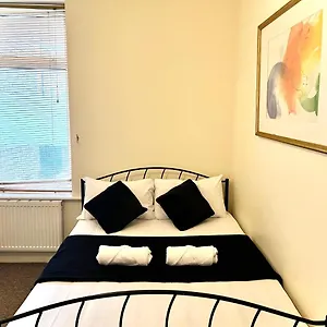 https://aldgate-holiday-double-room.cambridgehotelsuk.com